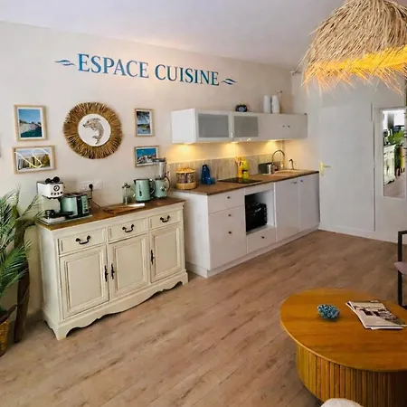 Apartment Loft 40M Climatise - Gare St-Roch - Plages 15Min